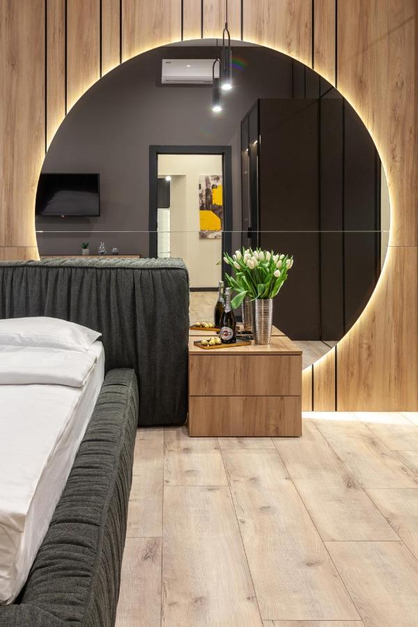Royal Vip Apartment On Leontovicha 5 إلفيف المظهر الخارجي الصورة