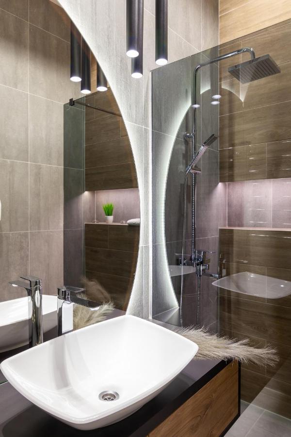 Royal Vip Apartment On Leontovicha 5 إلفيف المظهر الخارجي الصورة